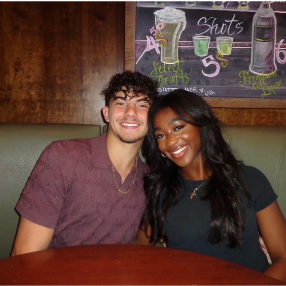 Sony Cyber-shot Dsc-w650! comes with charger, SD card adaptor, and SD card. - Picture 6 of 6